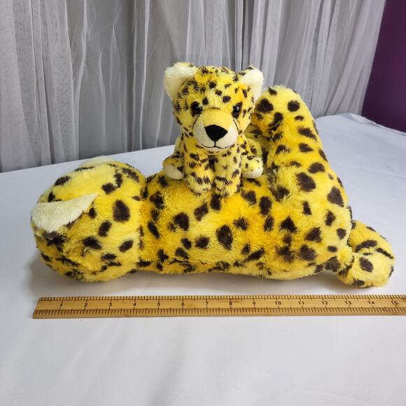 National Geographic Cheetah Spotted Momma Cat and Baby Stuffed Plush Animal Toy - Picture 14 of 14
